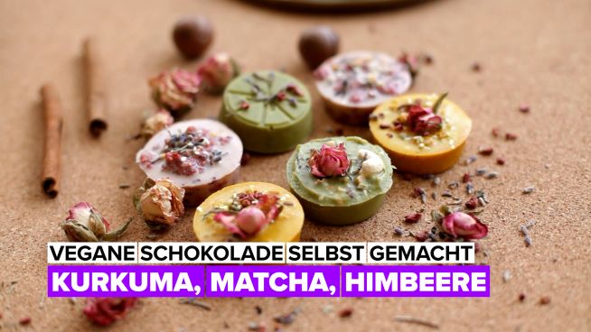 Bunte vegane Schokolade selbst gemacht